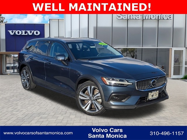 2023 Volvo V60 Cross Country Wagon 