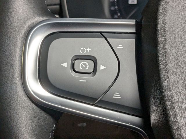 2026 Volvo XC40 Plus - Photo 18