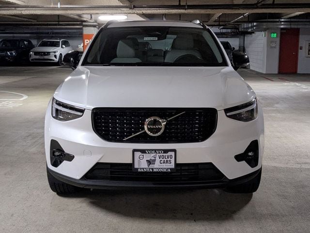 2026 Volvo XC40 Plus - Photo 8