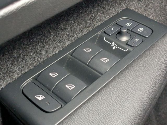2026 Volvo XC40 Plus - Photo 26