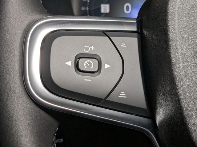 2026 Volvo XC40 Core - Photo 18