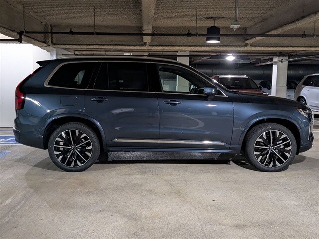 2025 Volvo XC90 Plus photo 2
