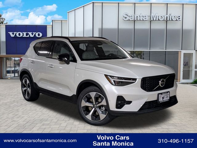 2026 Volvo XC40