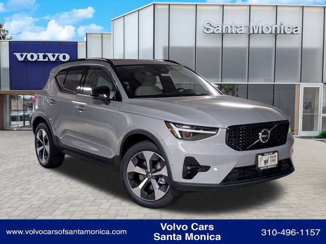 2026 Volvo XC40 B5 Plus Dark AWD's photo