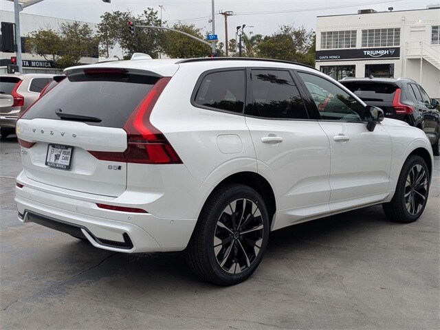 2026 Volvo XC60 B5 Plus photo 3
