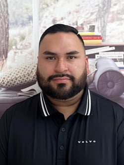 Staff member Klaus de Paz from ID_ea608ee3b725
