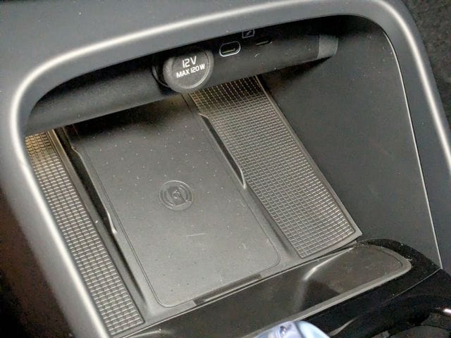 2026 Volvo XC40 Plus - Photo 24