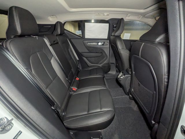 2026 Volvo XC40 Plus - Photo 30
