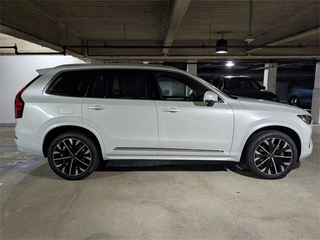 2026 Volvo XC90 Plus photo 2