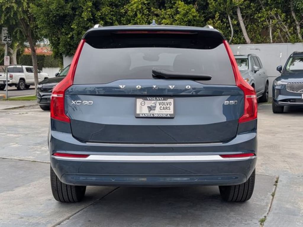 New 2024 Volvo XC90 B5 Plus Bright SUV