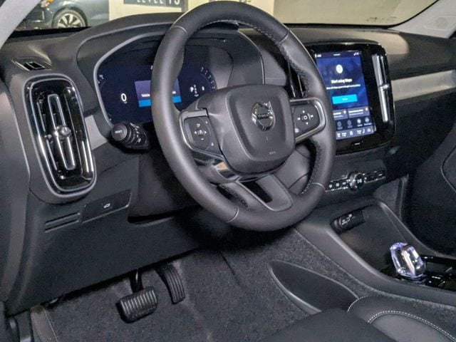 2026 Volvo XC40 Plus - Photo 12