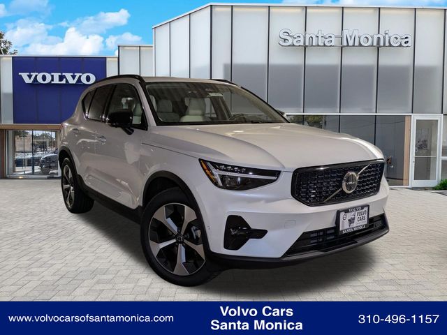 2026 Volvo XC40 B5 Plus Dark AWD's photo
