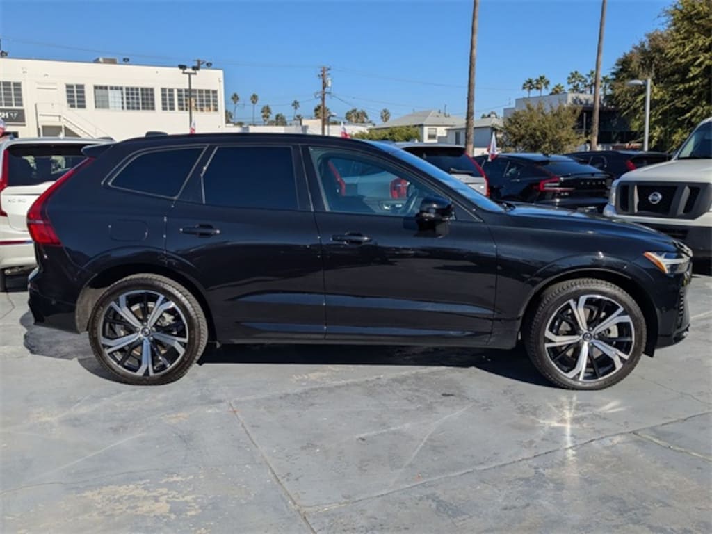 Used 2022 Volvo XC60 Recharge Plug-In Hybrid T8 R-Design SUV