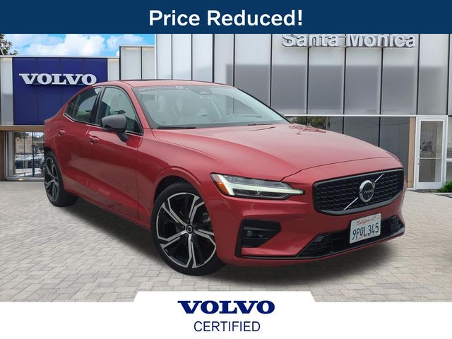 2024 Volvo S60 B5 Plus Dark Theme's photo