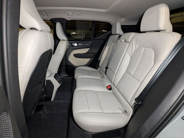 2026 Volvo XC40 Plus - Photo 25