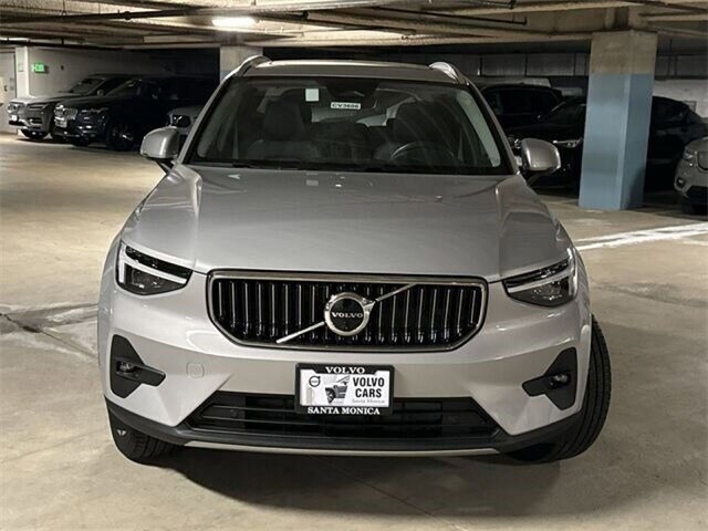 2024 Volvo XC40 Ultimate photo 2