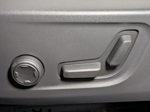 2026 Volvo XC40 Plus - Photo 14