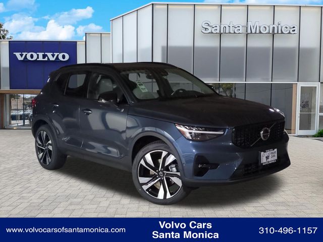 2026 Volvo XC40 SUV 