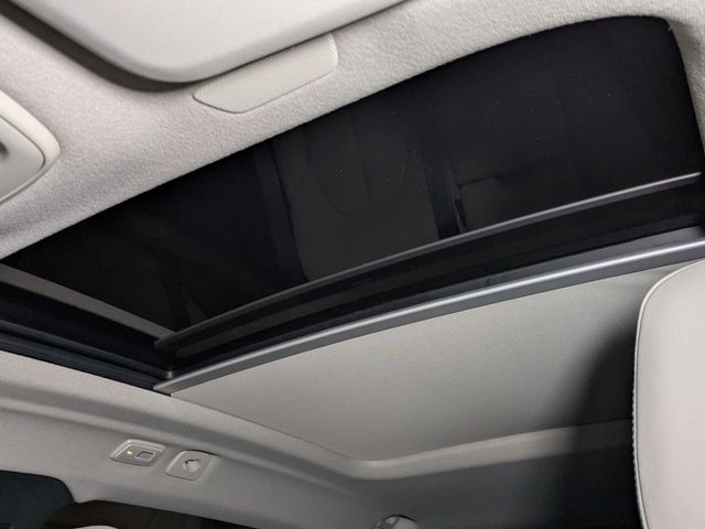 2026 Volvo XC40 Plus - Photo 15