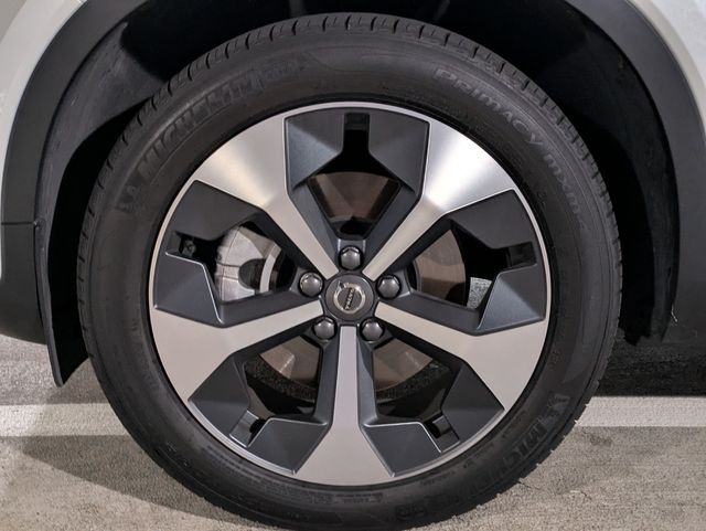 2026 Volvo XC40 Plus - Photo 10