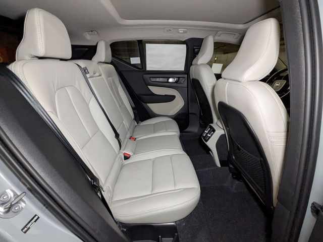2026 Volvo XC40 Plus - Photo 28