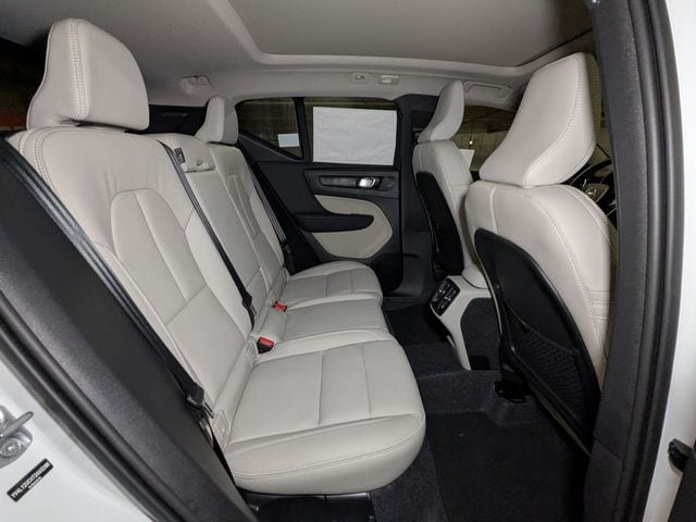 2026 Volvo XC40 Plus - Photo 29