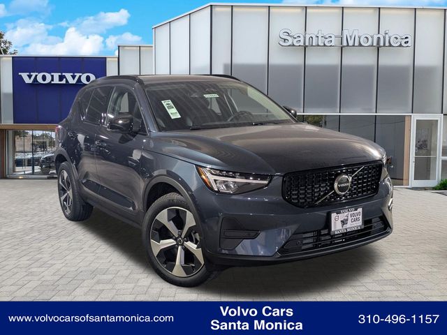 2026 Volvo XC40 SUV 