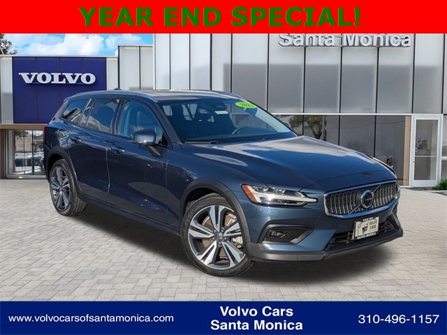 2023 Volvo V60 Cross Country