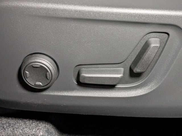 2026 Volvo XC40 Core - Photo 14