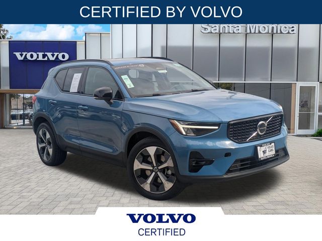 2023 Volvo XC40