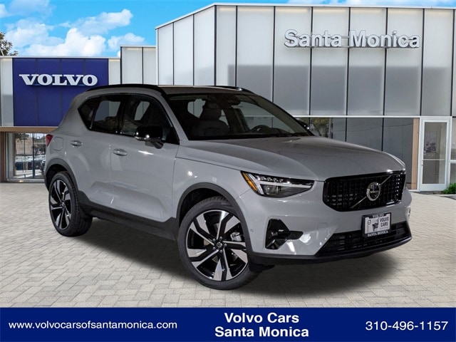2025 Volvo XC40