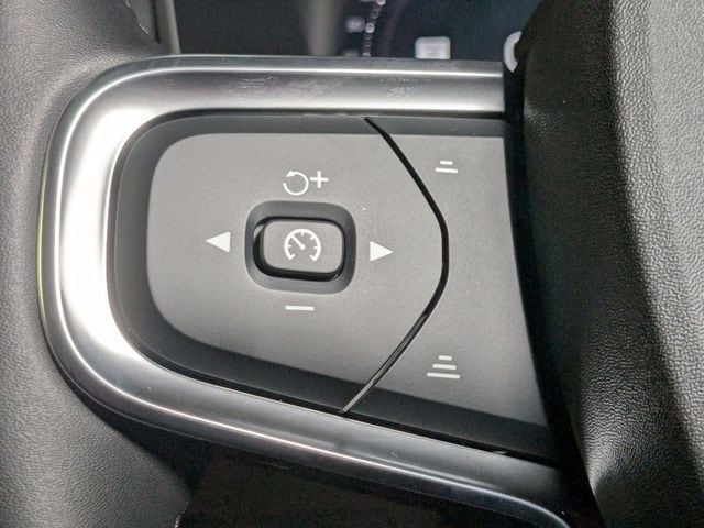 2026 Volvo XC40 Plus - Photo 18