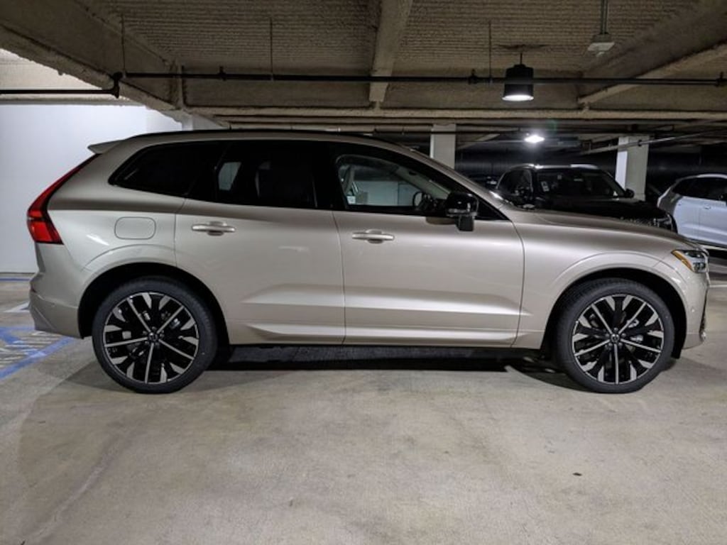 New 2026 Volvo XC60 B5 Ultra SUV