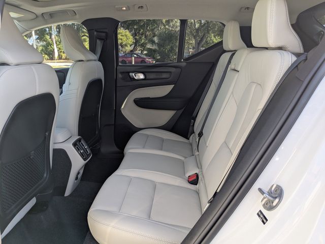 2026 Volvo XC40 Ultra - Photo 18