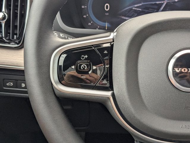 2025 Volvo XC90 Core - Photo 28