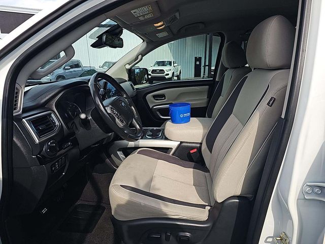 2021 Nissan Titan SV photo 2