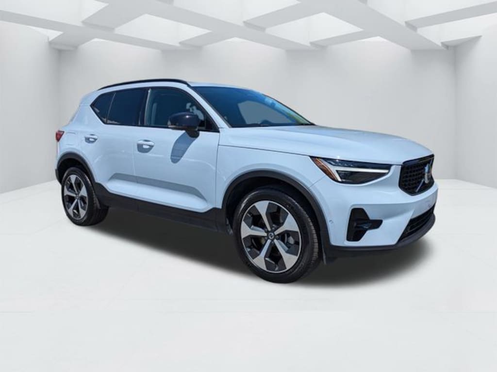 Certified 2026 Volvo XC40 B5 Plus SUV