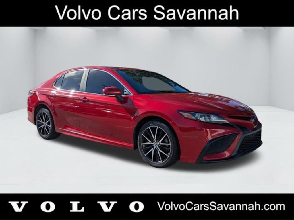 Used 2021 Toyota Camry SE Sedan
