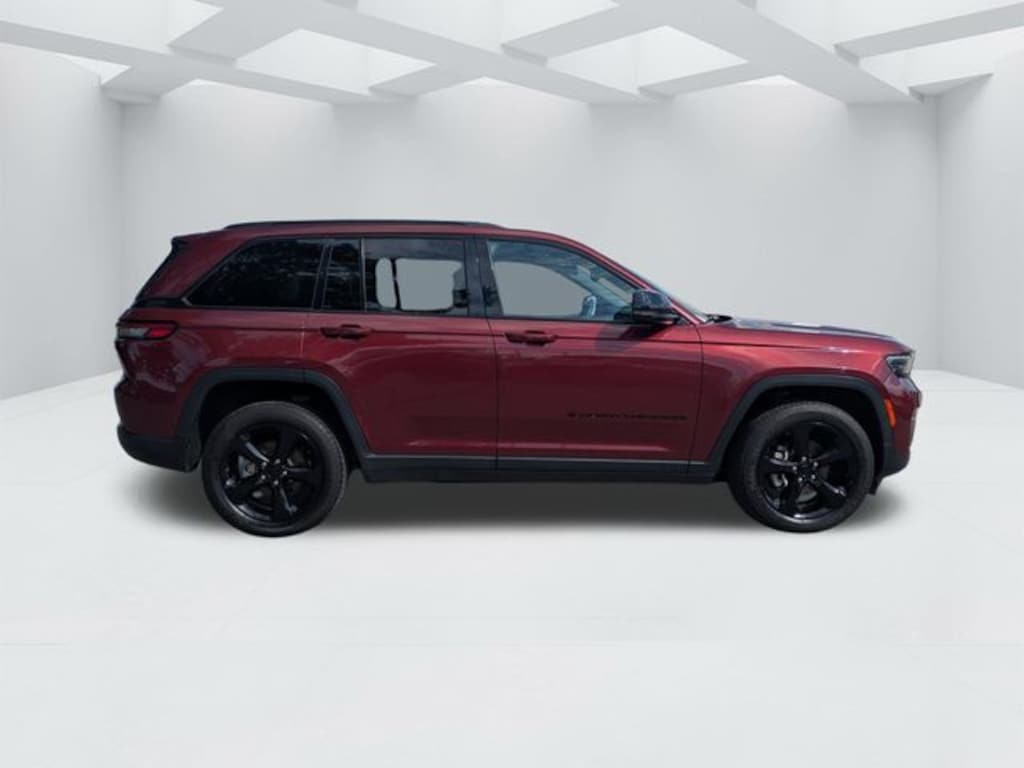 Used 2023 Jeep Grand Cherokee Altitude X SUV