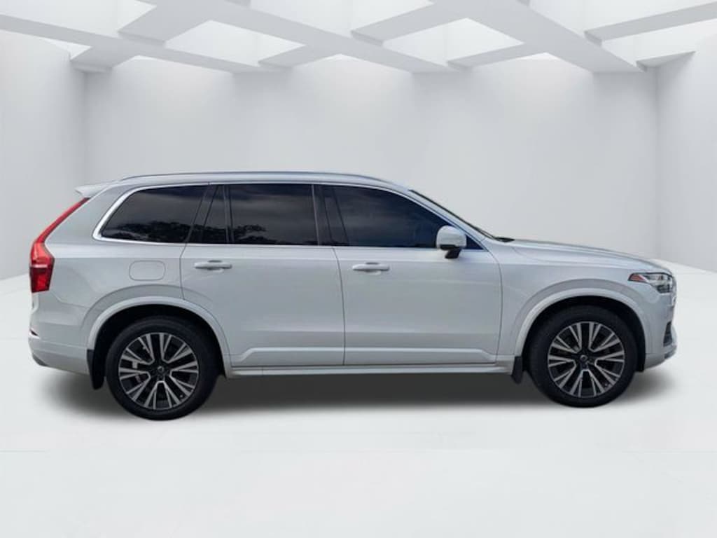 Used 2020 Volvo XC90 T6 Momentum SUV