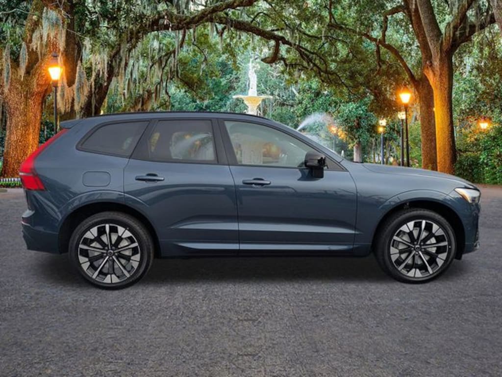 New 2026 Volvo XC60 B5 Plus SUV