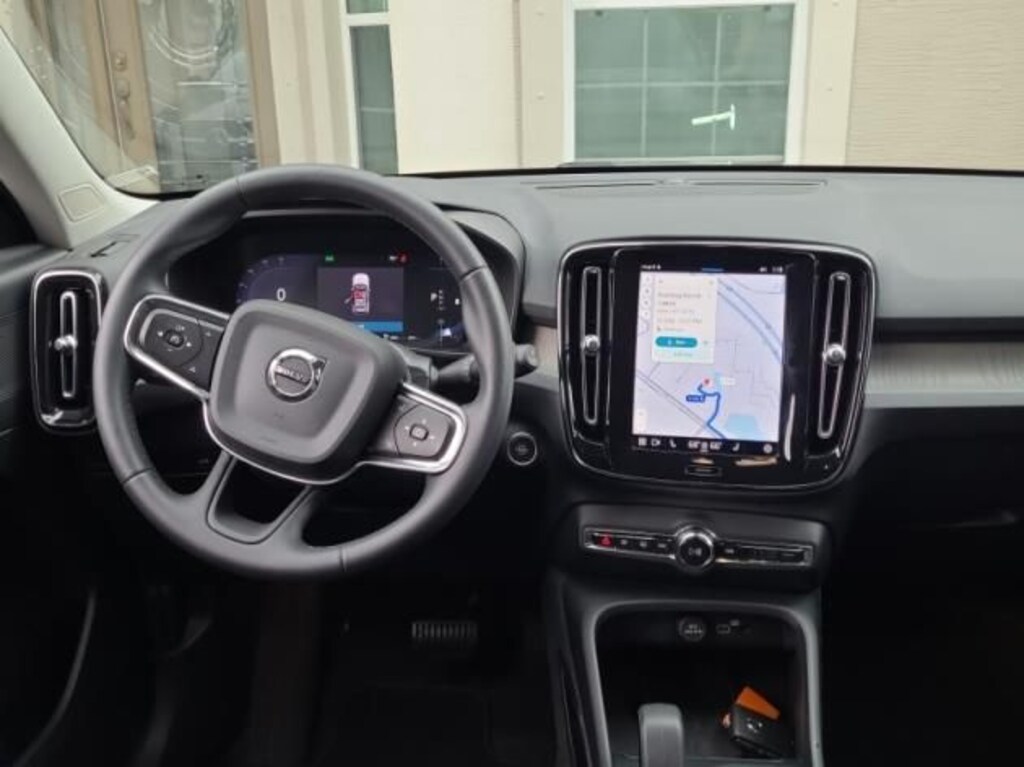 Certified 2024 Volvo XC40 B5 Core SUV