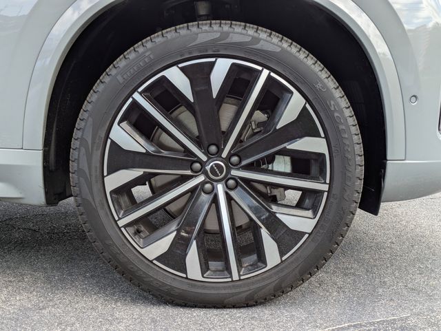 2026 Volvo XC90 Plus - Photo 14