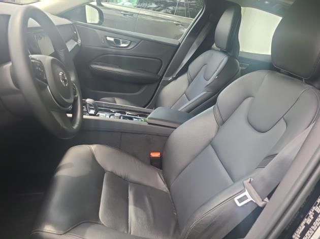 2023 Volvo S60 B5 Core photo 3