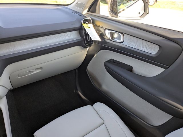 2026 Volvo XC40 Ultra - Photo 21