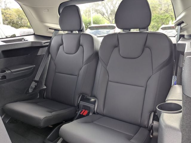 2025 Volvo XC90 Plus - Photo 17