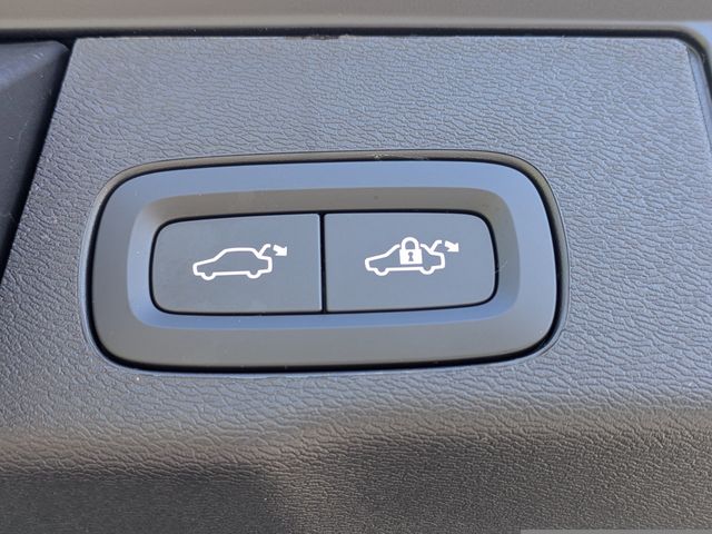 2026 Volvo XC60 Core - Photo 18