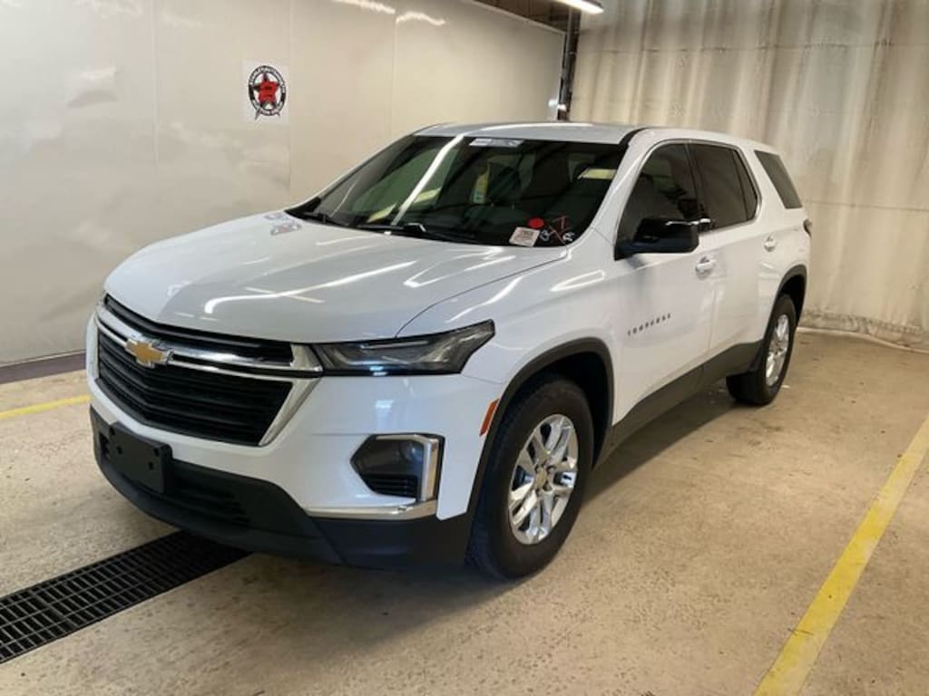 Used 2023 Chevrolet Traverse LS SUV