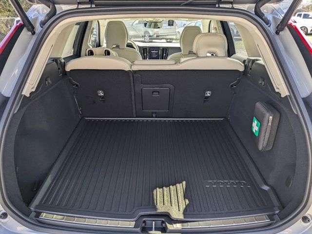 2025 Volvo XC60 Plus - Photo 15