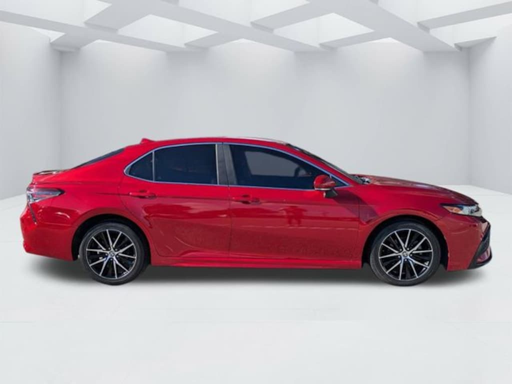 Used 2021 Toyota Camry SE Sedan